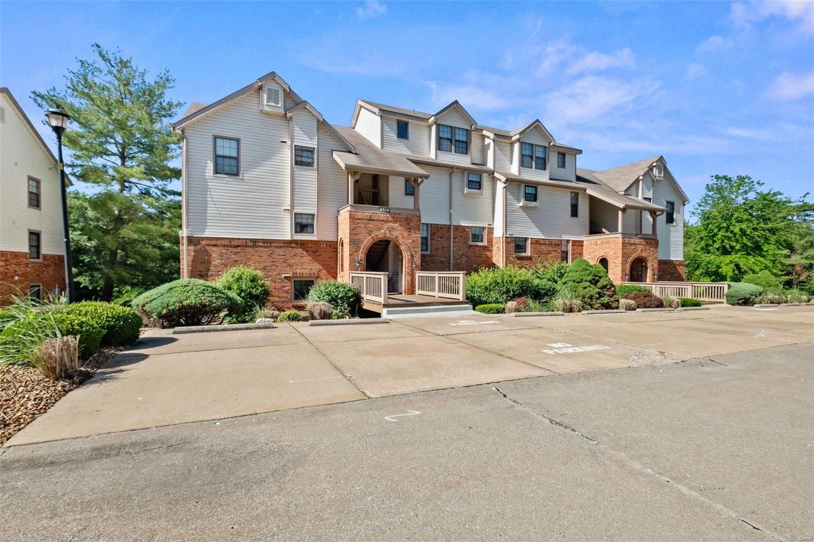 Arrowhead Condo Fourth Amd - Residential