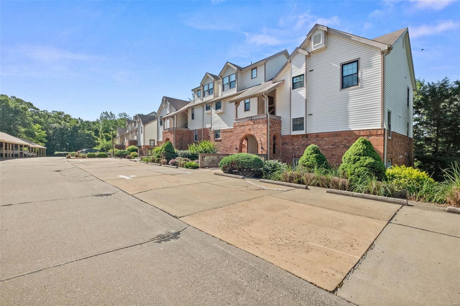 Arrowhead Condo Fourth Amd - Residential