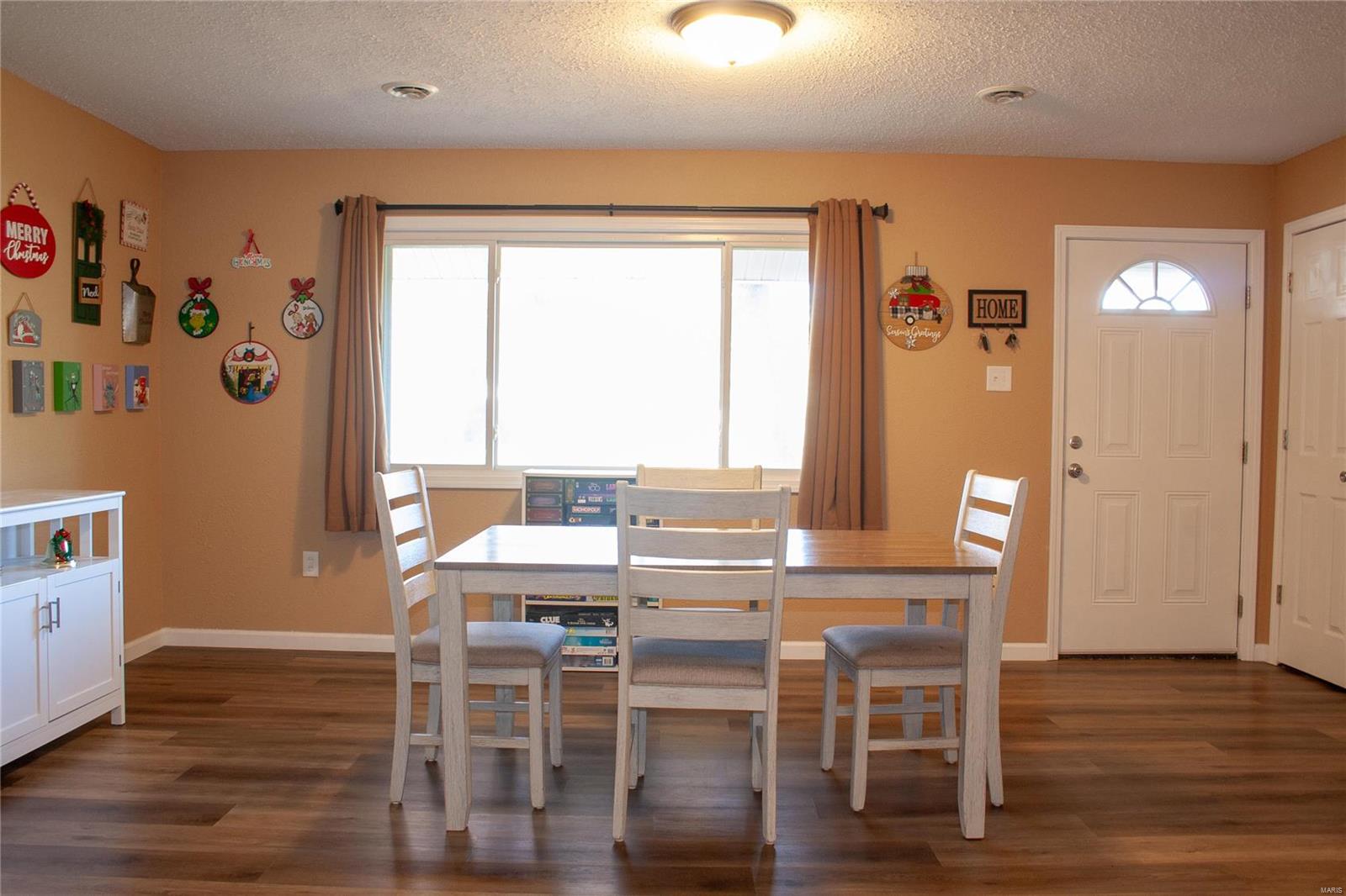 Wood River, Illinois 62095, United States, 2 Bedrooms Bedrooms, ,1 BathroomBathrooms,Residential,Pending,30381