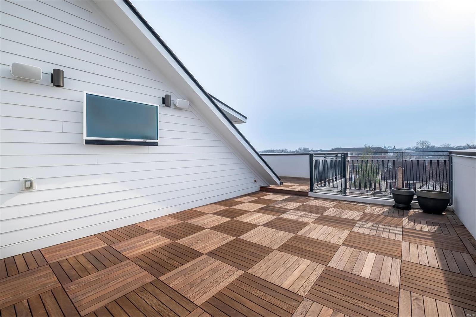 Madison Condo First Amd - Residential