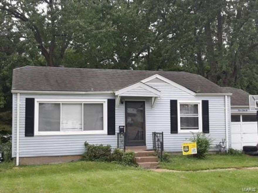 This is a wonderful starter home.  Don't miss out! 2 bedrooms, 1 bath and partially finished basement, and attached 1 car garage.  There is room for enhancements and updates.  Seller will not pay for repairs, or inspections. Seller reserves the right to accept an offer at any time.