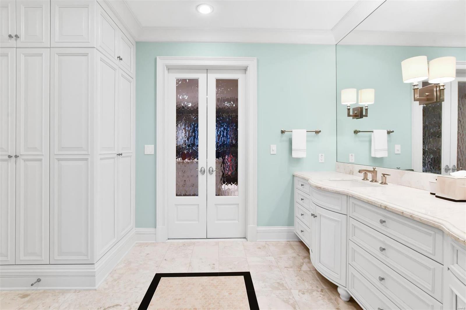 Plaza In Clayton A Condo The - Residential