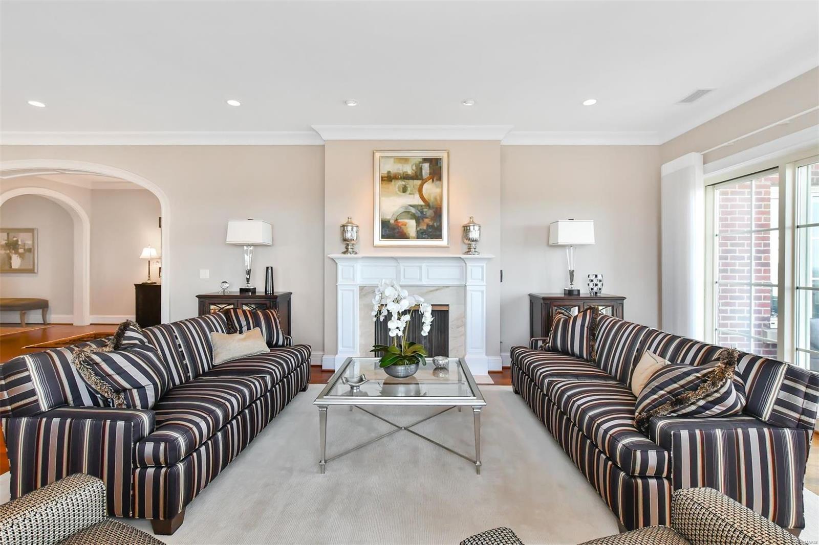 Plaza In Clayton A Condo The - Residential