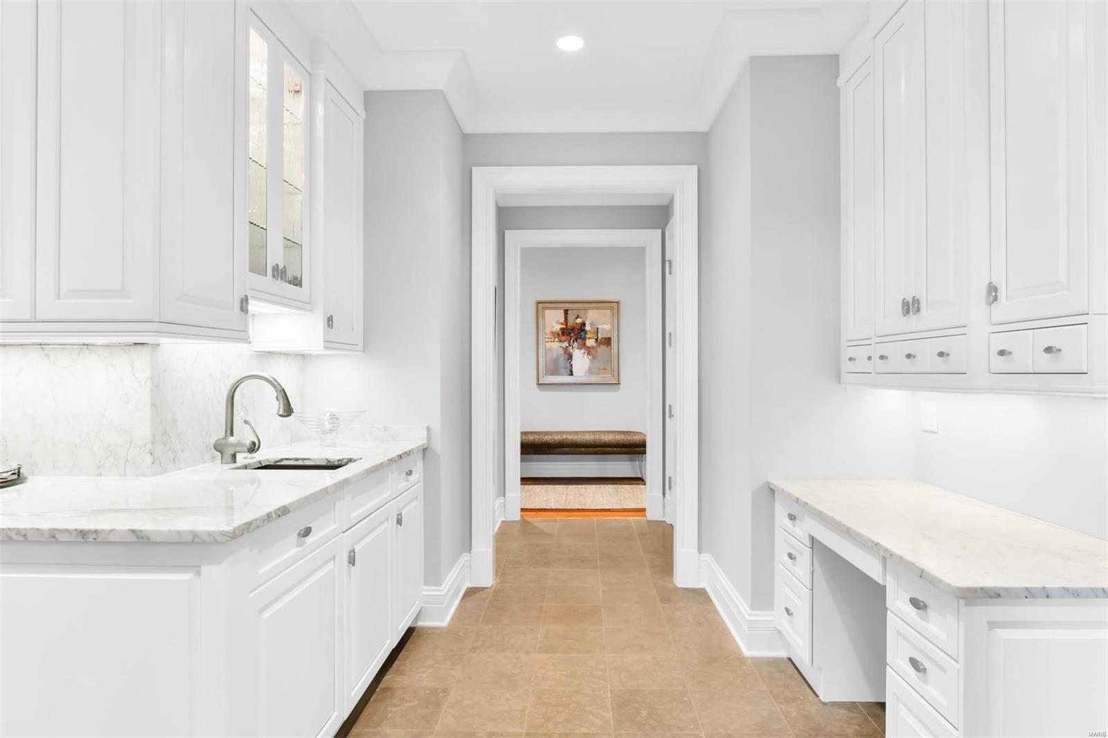 Plaza In Clayton A Condo The - Residential