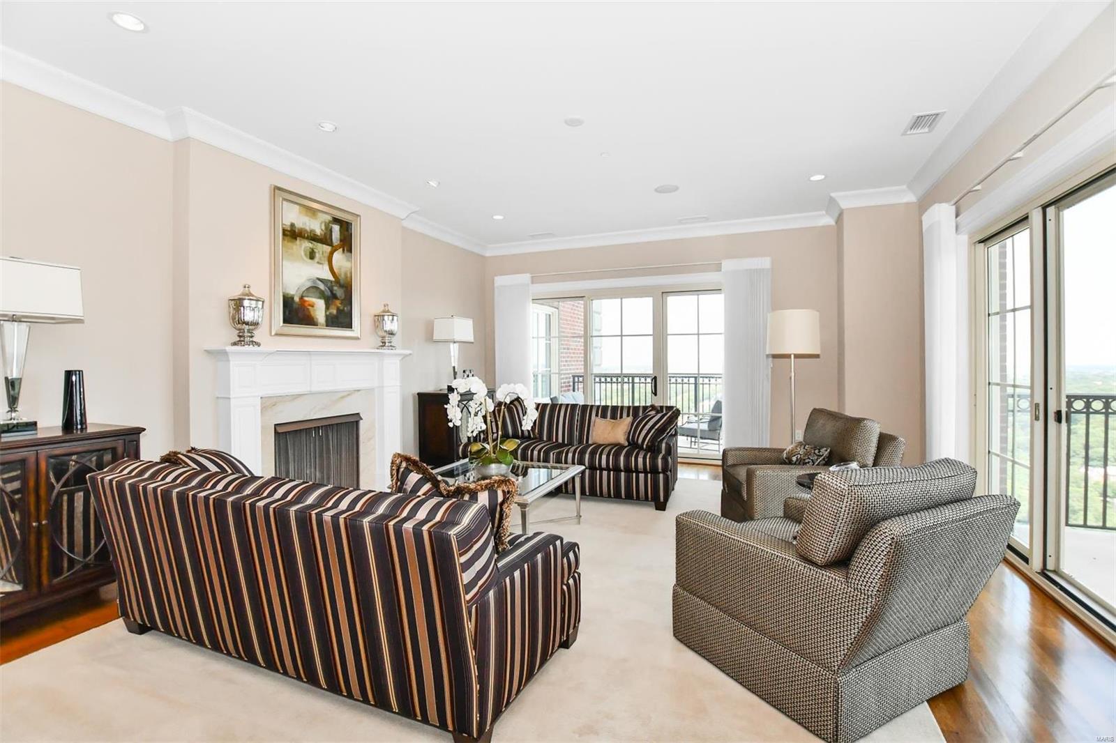 Plaza In Clayton A Condo The - Residential