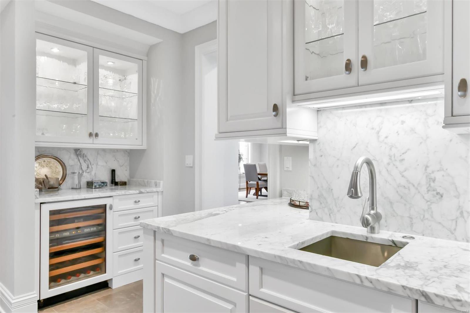 Plaza In Clayton A Condo The - Residential