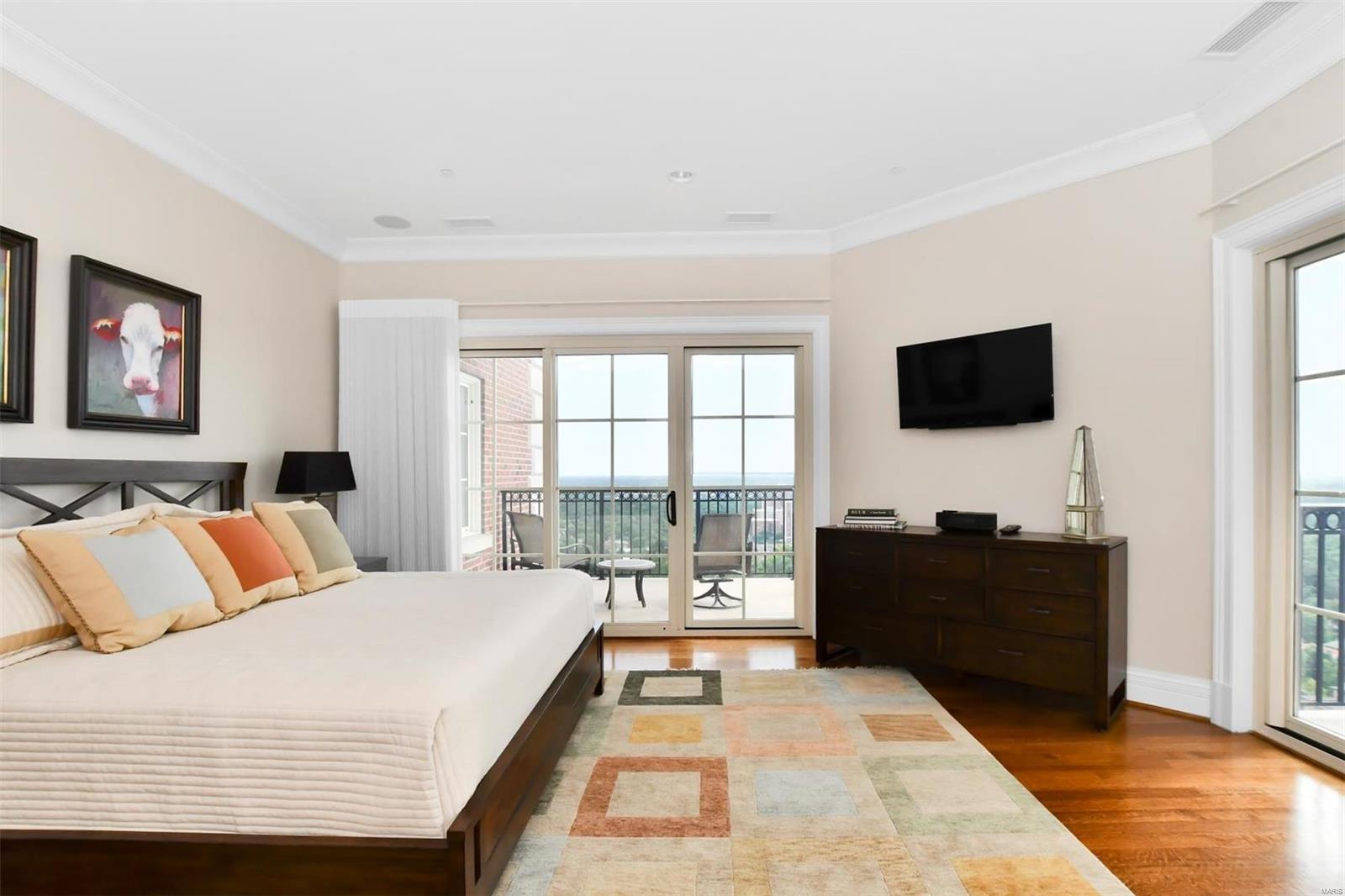 Plaza In Clayton A Condo The - Residential