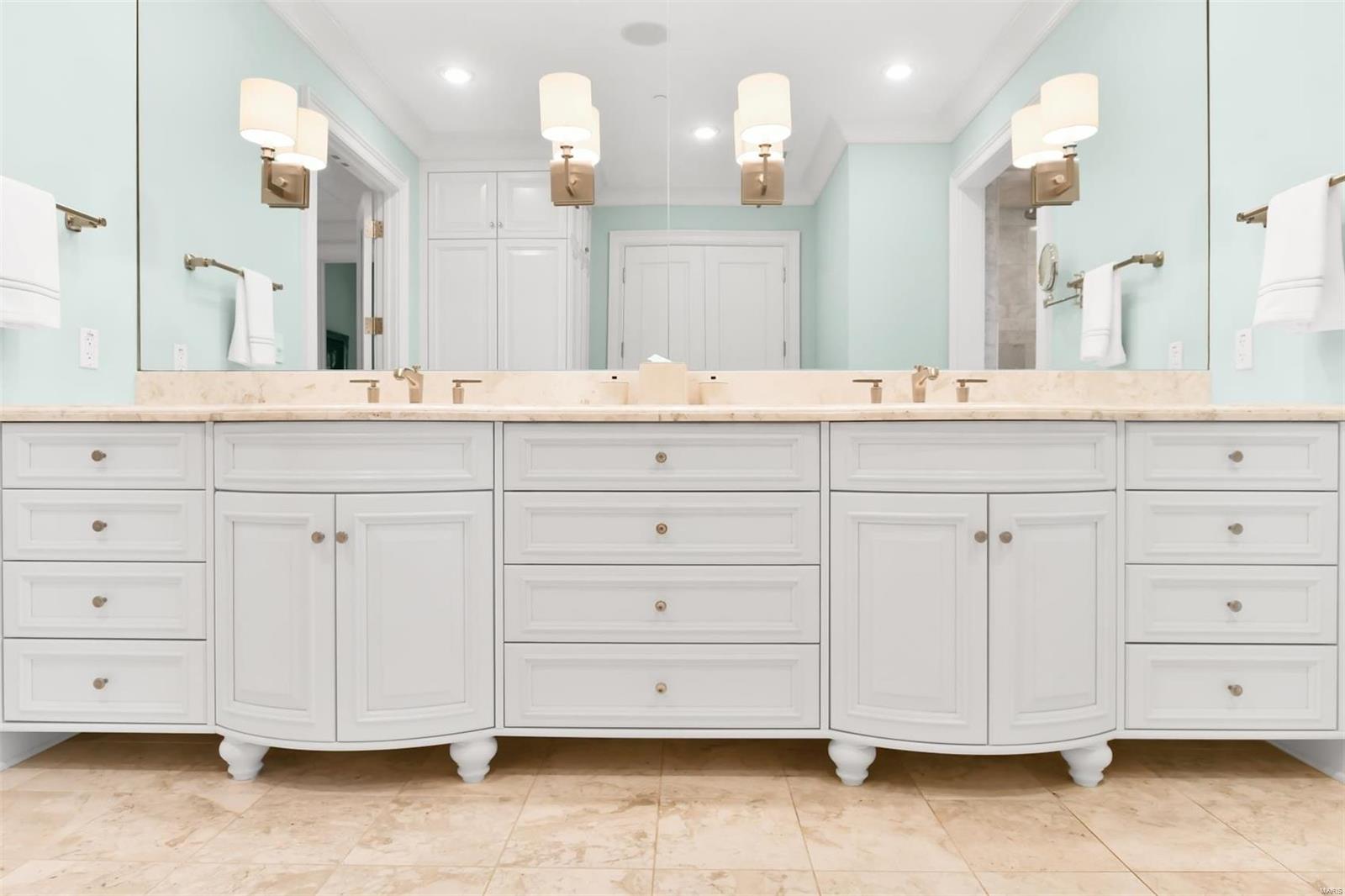 Plaza In Clayton A Condo The - Residential