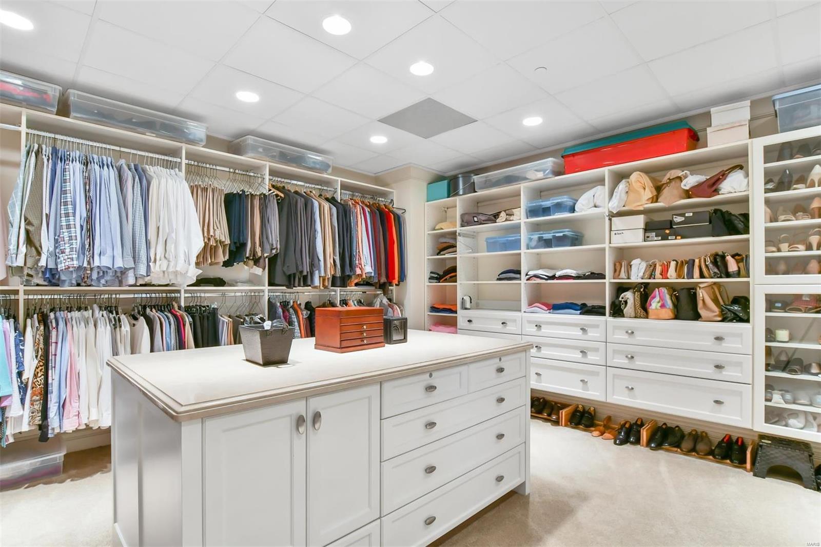 Plaza In Clayton A Condo The - Residential