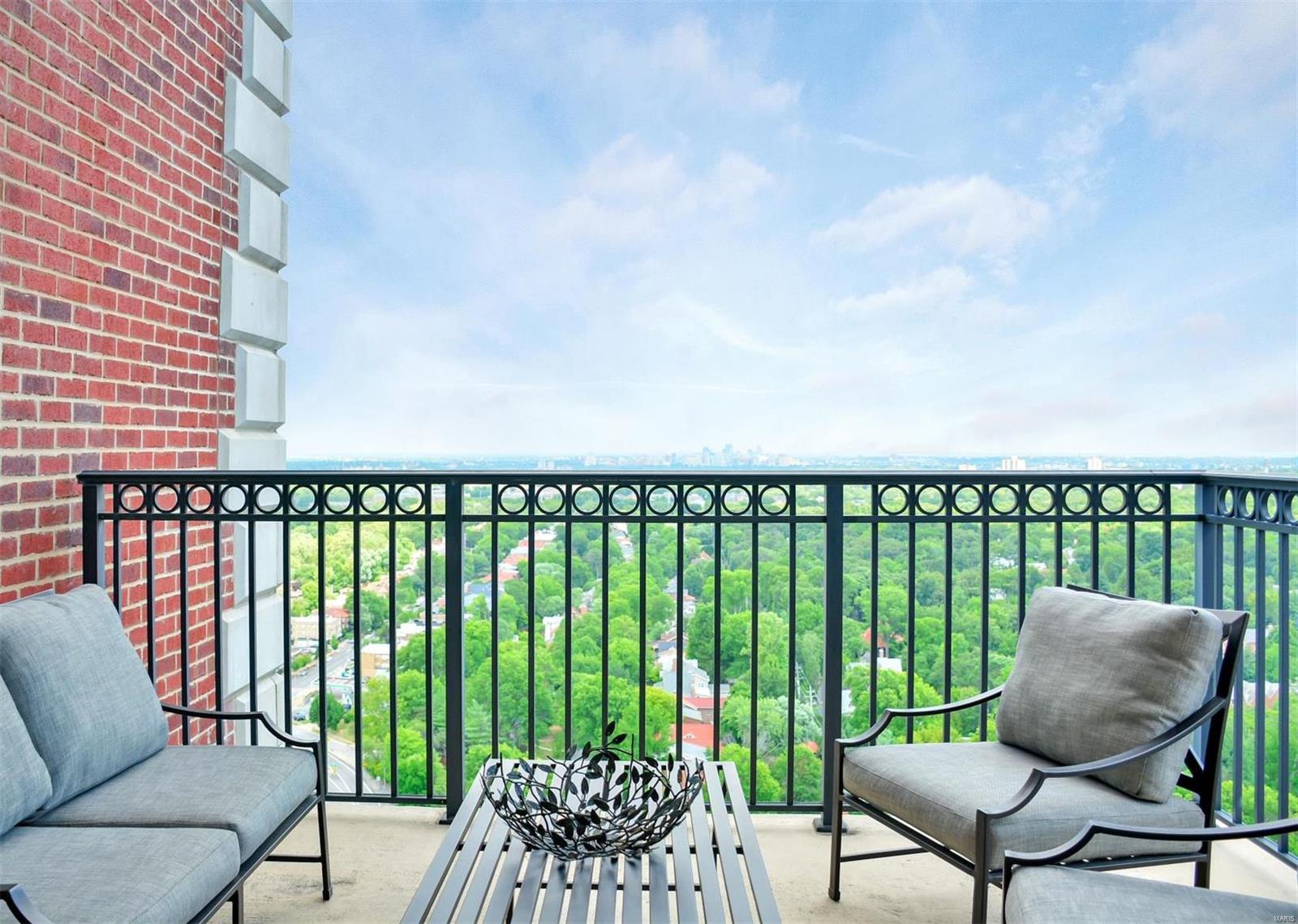 Plaza In Clayton A Condo The - Residential