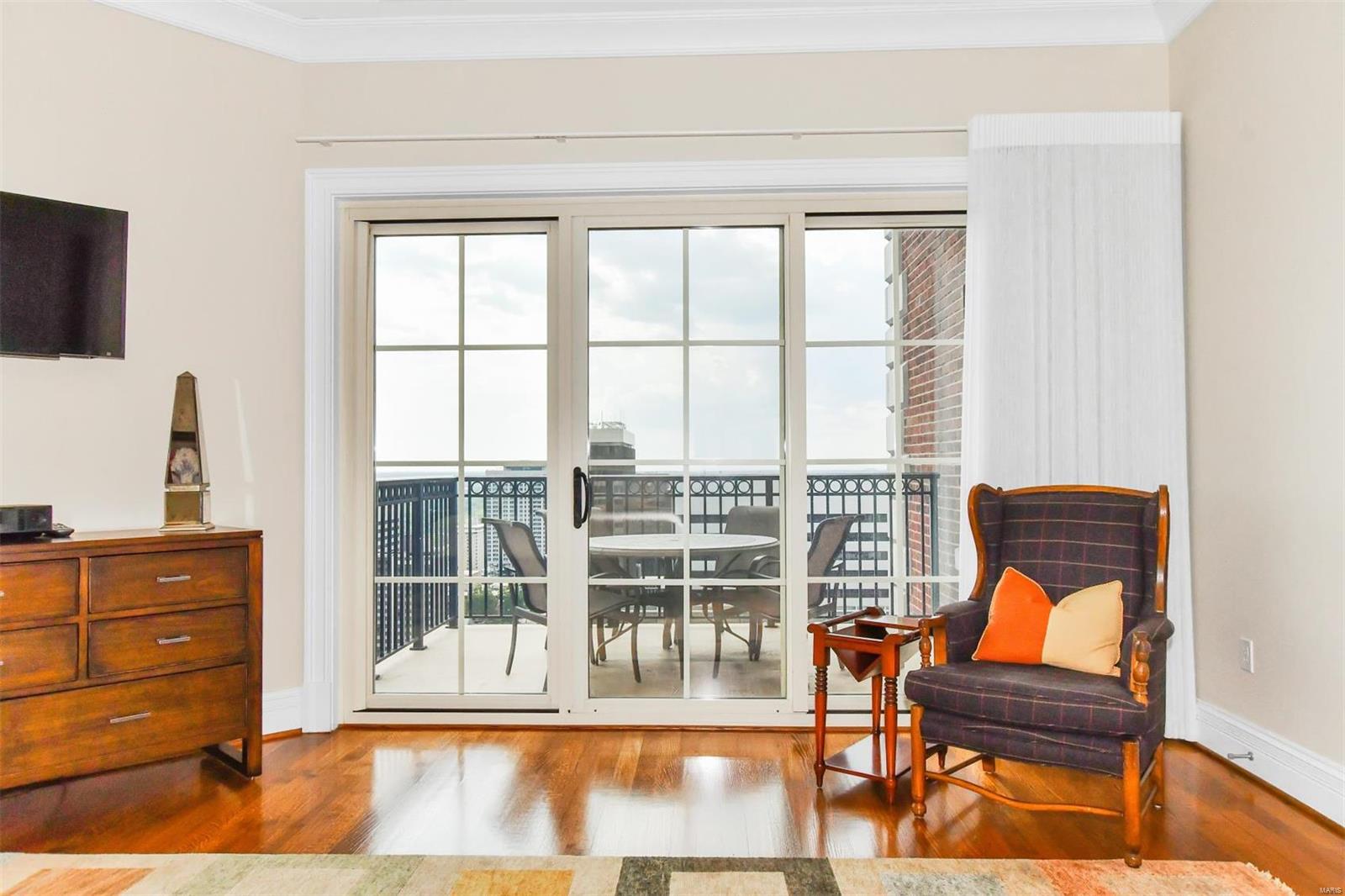 Plaza In Clayton A Condo The - Residential