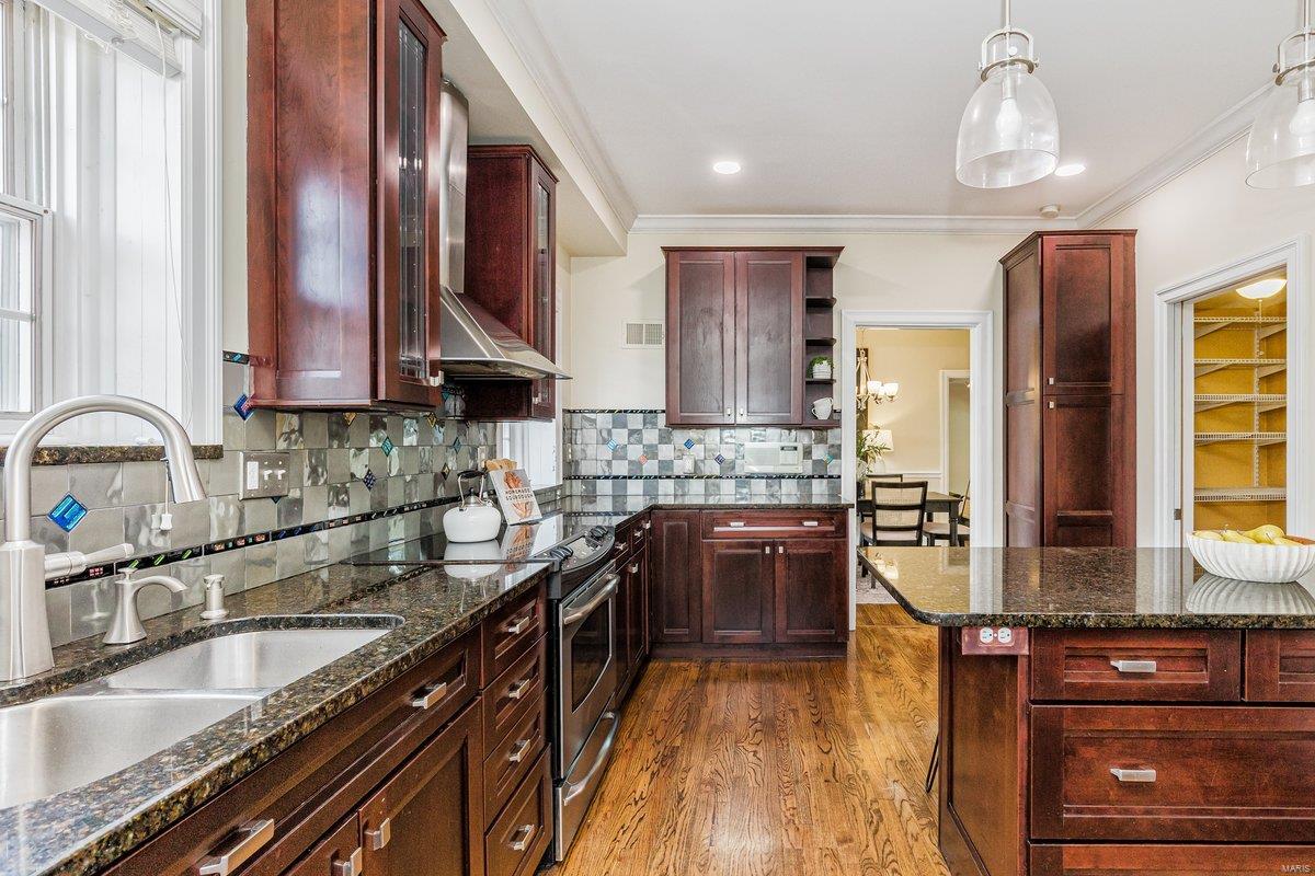 Davis Place - Residential