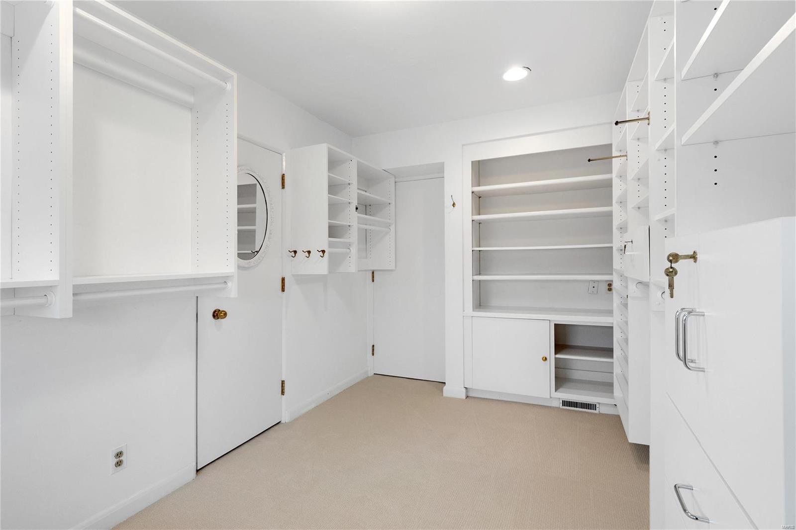 La Hacienda - Residential