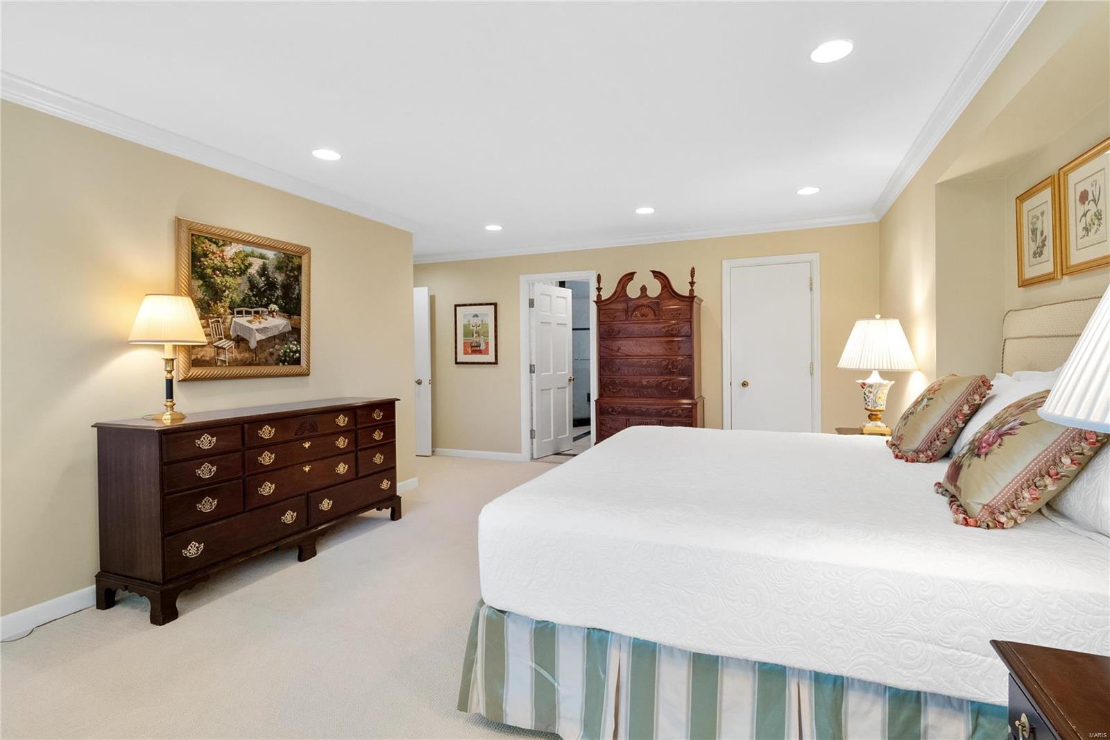 La Hacienda - Residential