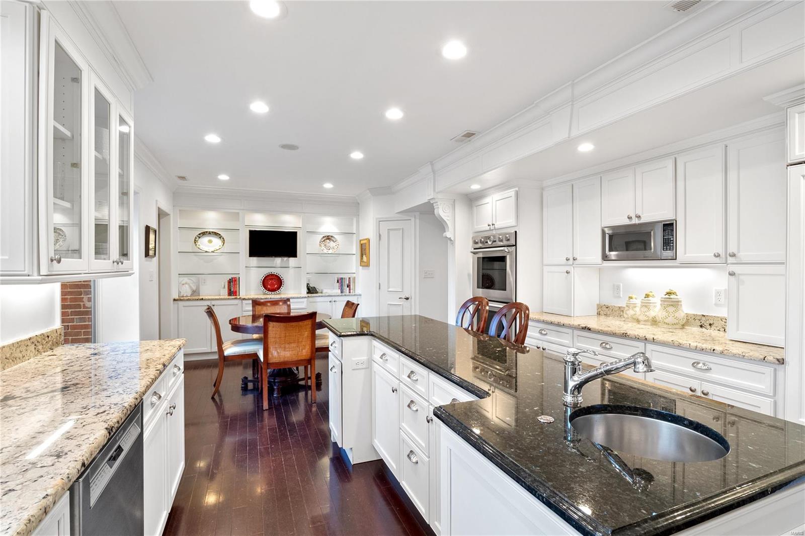 La Hacienda - Residential