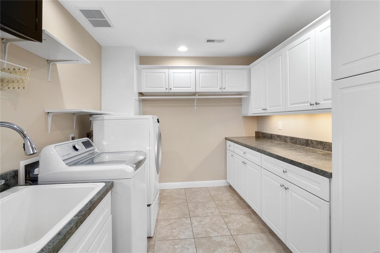 La Hacienda - Residential