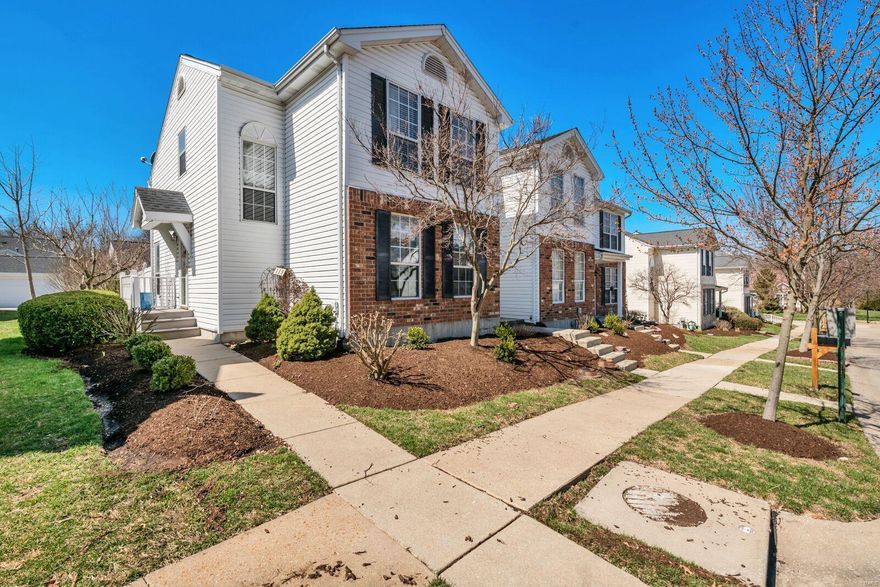 Beautiful 1.5 Story villa style condo that is an end unit.  Close to shopping, restaurants, schools and walking paths, this home is perfect for anyone wanting low maintenance living.  Main level has hardwood flooring throughout with tasteful updated decor.  Vaulted ceilings in the Great room with a cozy electric fireplace.  Open floor plan to the updated kitchen with granite counter tops, breakfast bar, matching appliances, subway tile backsplash, extra cabinets for storage and breakfast room.  Main floor bedroom with hardwood flooring. Full bath on main level.  Upper level has a large bedroom, full bath and large loft.  Patio door off of the breakfast room opens to a private patio area with low maintenance landscaping and a privacy fence.  Huge 2 Car Detached garage. Location: End Unit