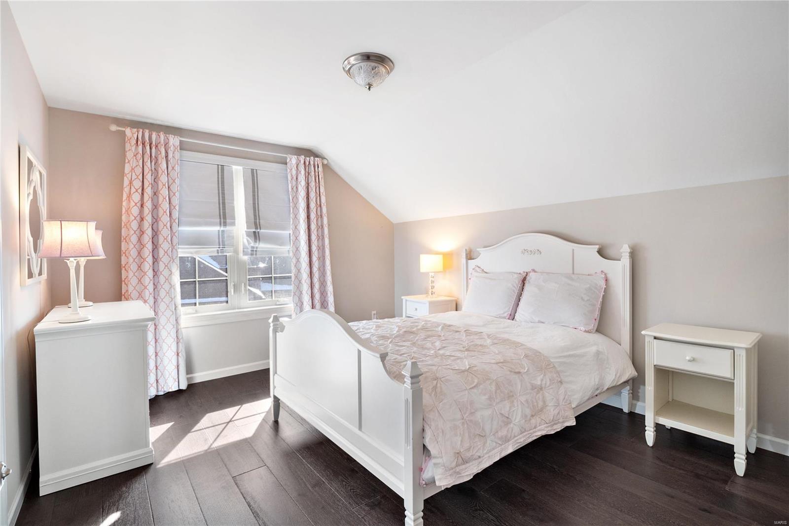 Woods Of Ladue The - Residential