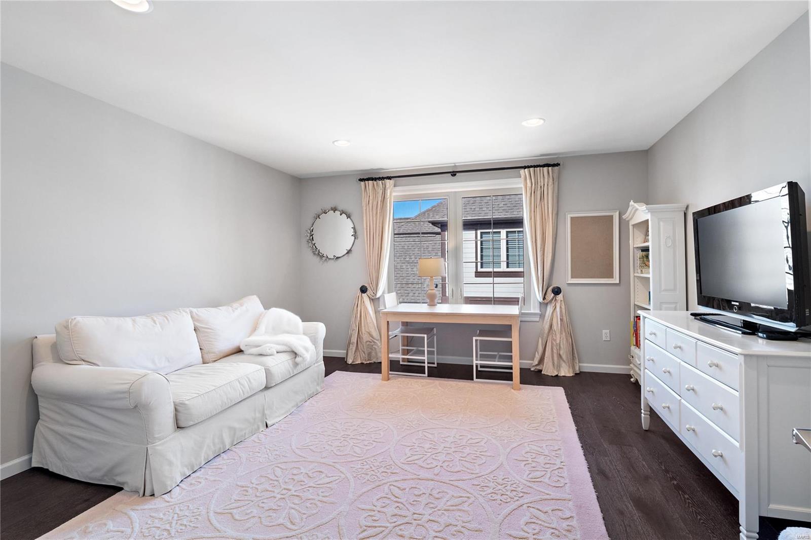 Woods Of Ladue The - Residential