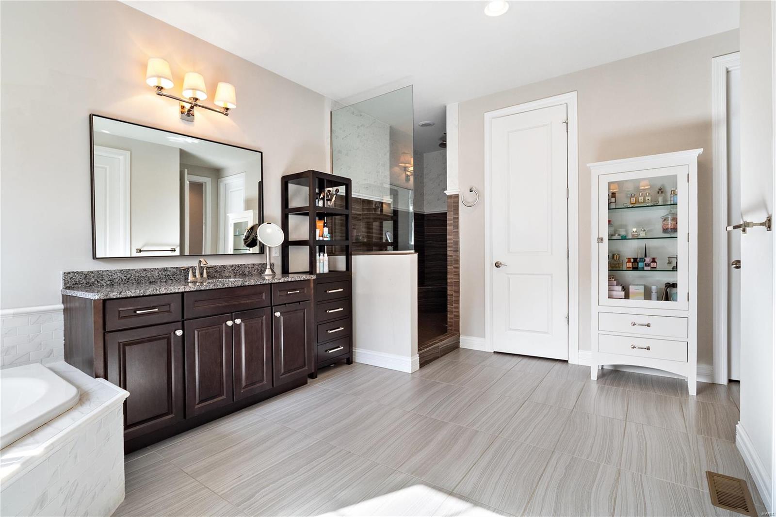 Woods Of Ladue The - Residential