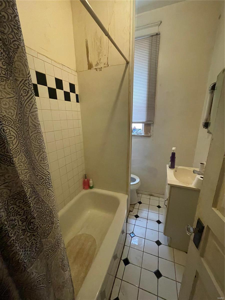 St Louis Commons Add - Residential Income