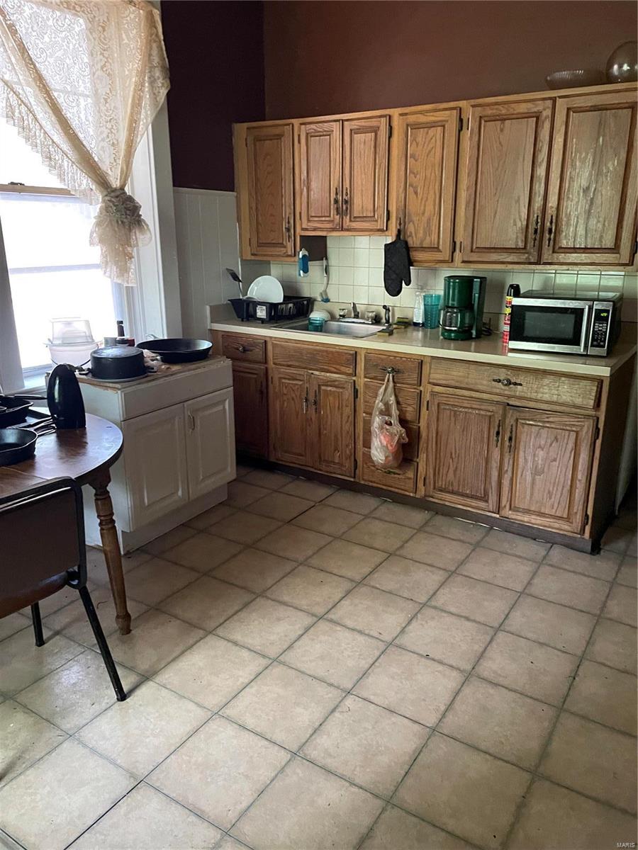 St Louis Commons Add - Residential Income