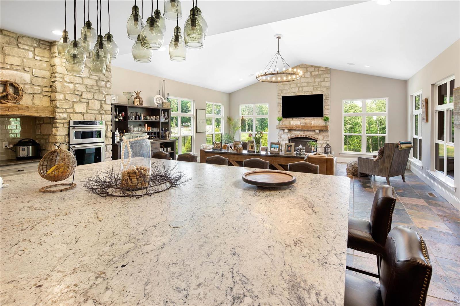 Stonehenge Manor 1 - Residential