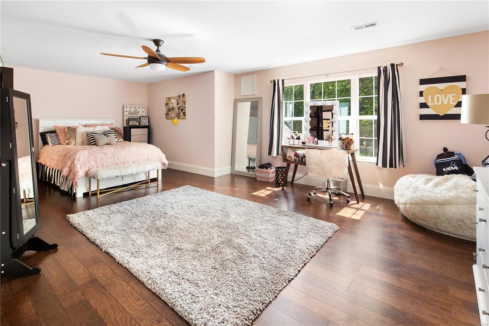 Stonehenge Manor 1 - Residential