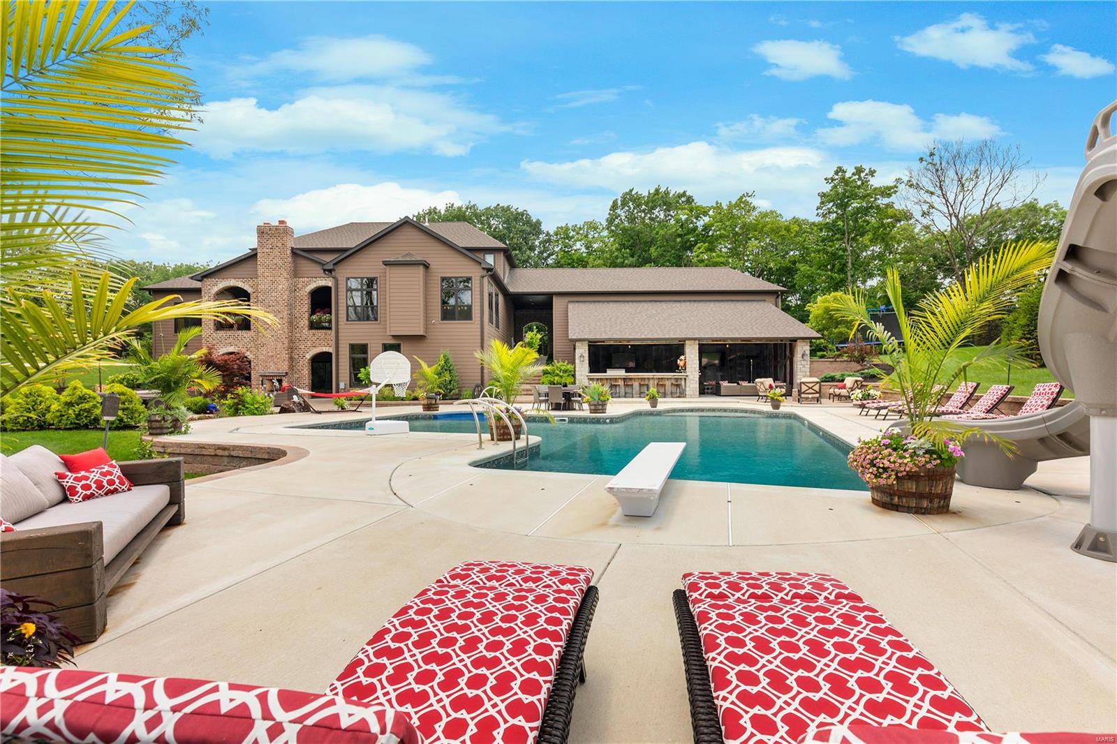 Stonehenge Manor 1 - Residential