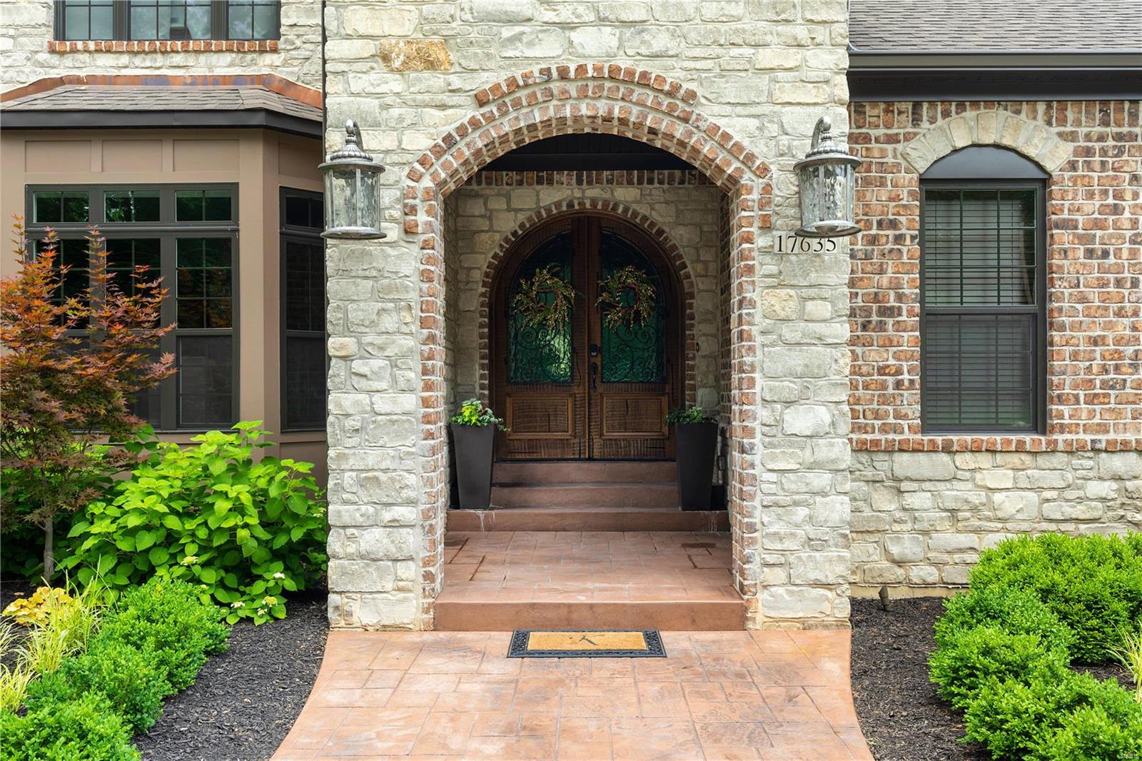 Stonehenge Manor 1 - Residential