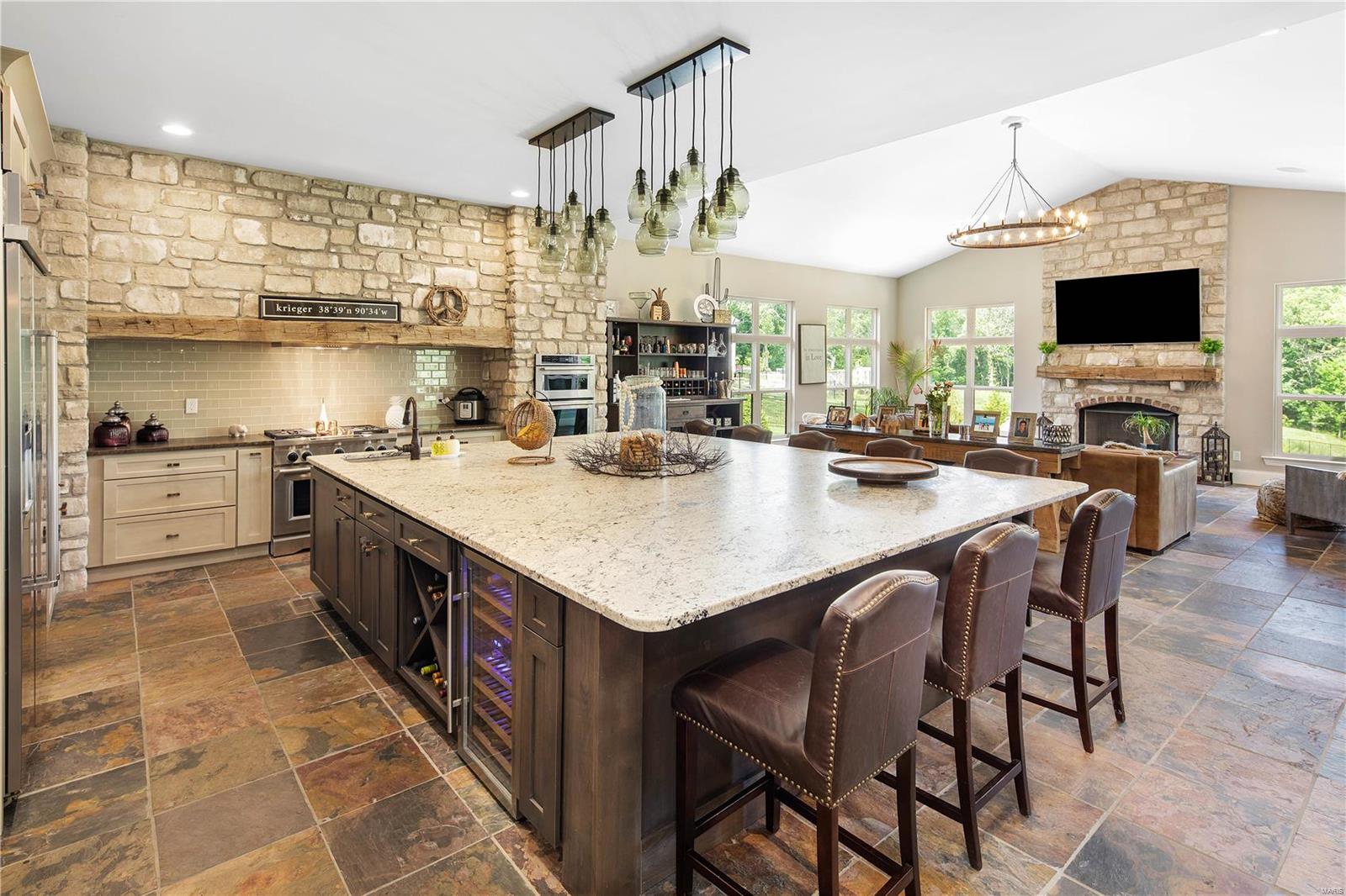 Stonehenge Manor 1 - Residential