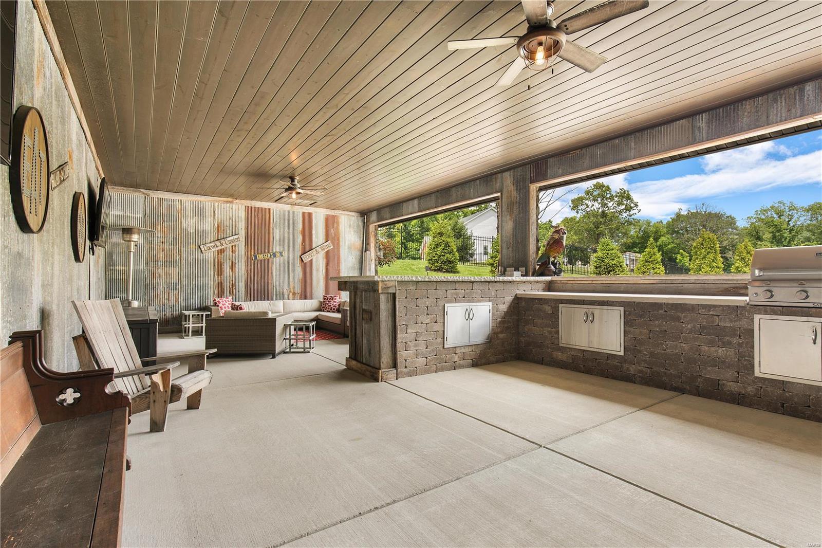 Stonehenge Manor 1 - Residential