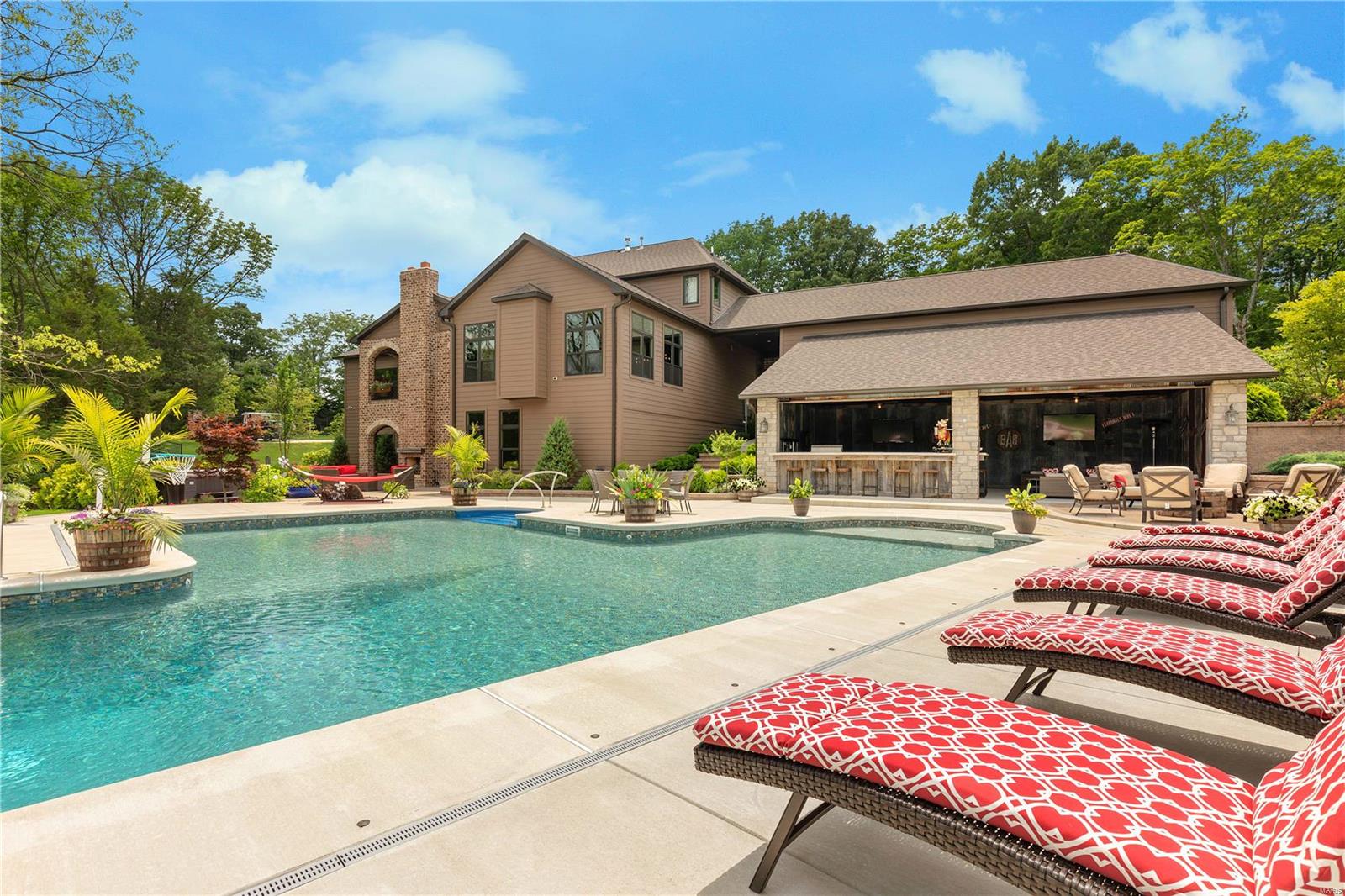 Stonehenge Manor 1 - Residential