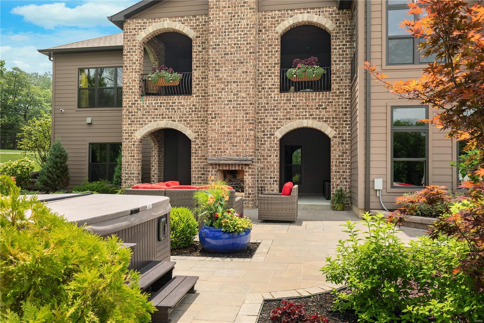 Stonehenge Manor 1 - Residential