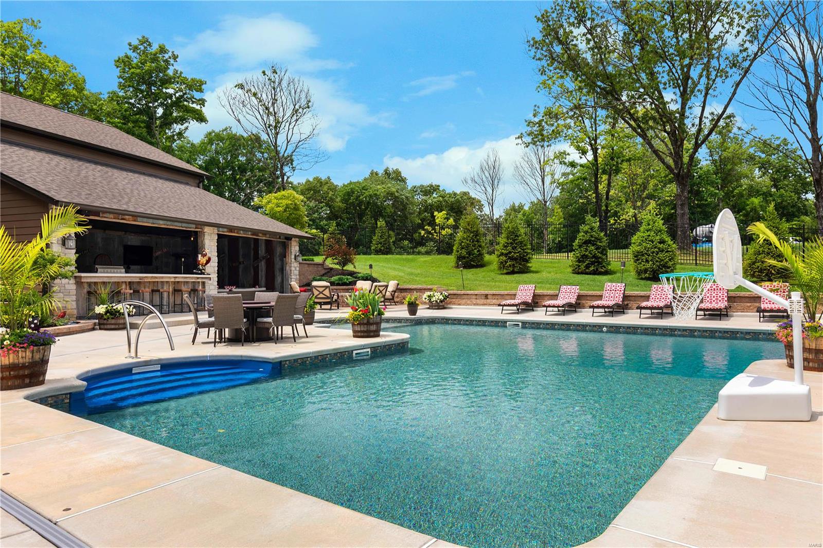 Stonehenge Manor 1 - Residential