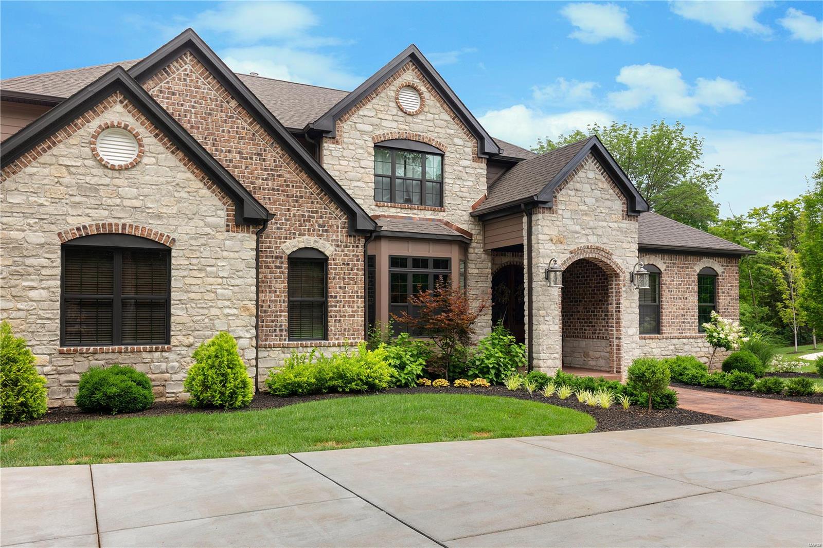 Stonehenge Manor 1 - Residential