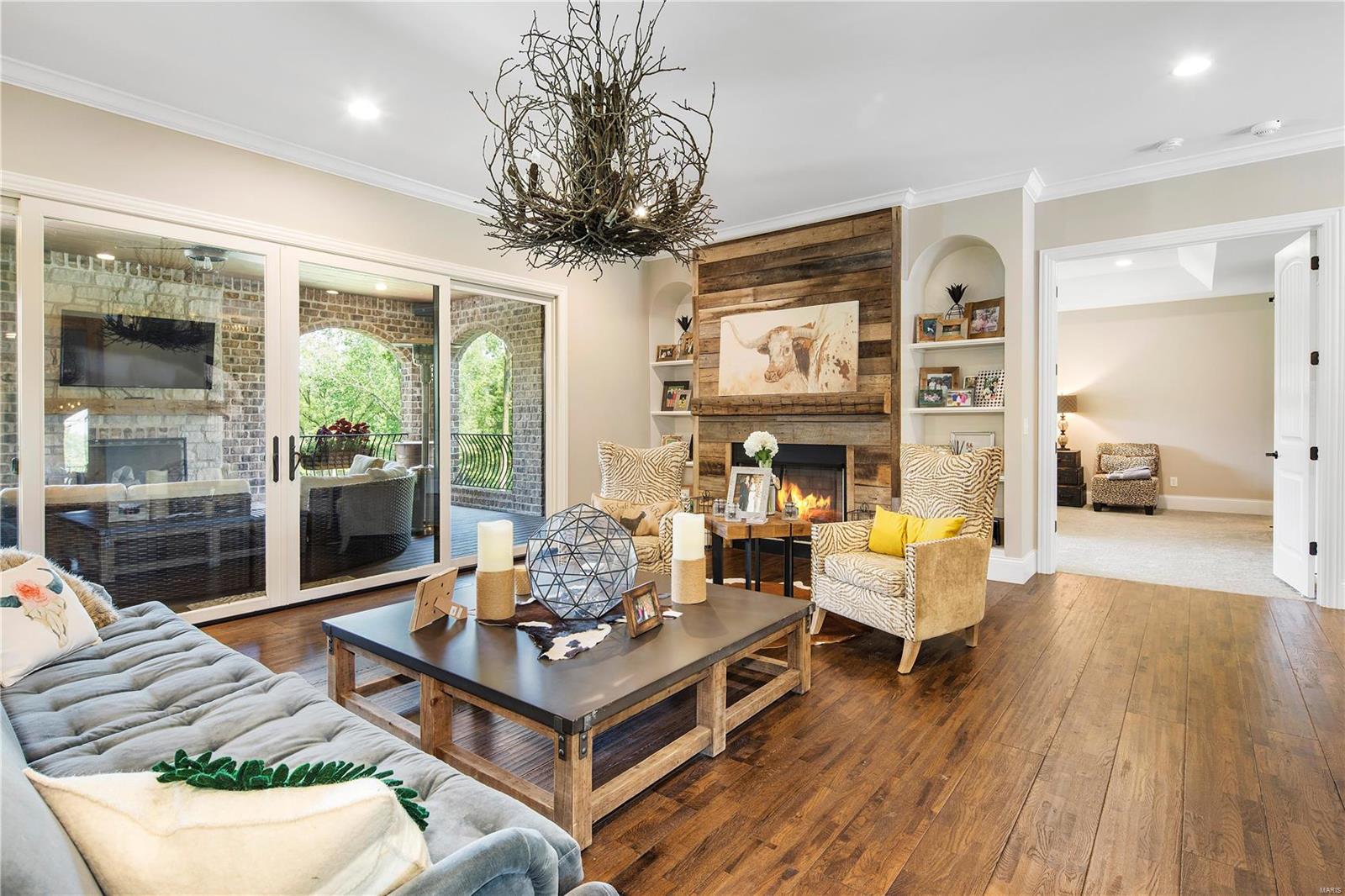 Stonehenge Manor 1 - Residential