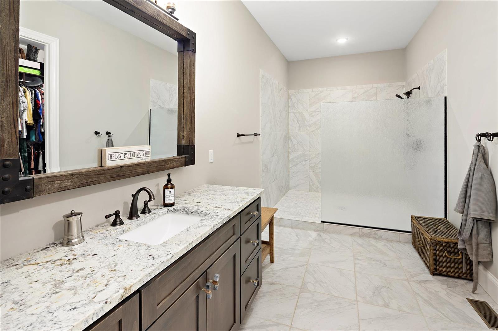 Stonehenge Manor 1 - Residential