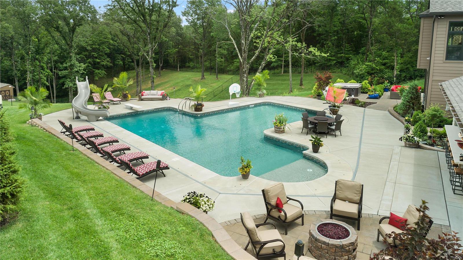 Stonehenge Manor 1 - Residential