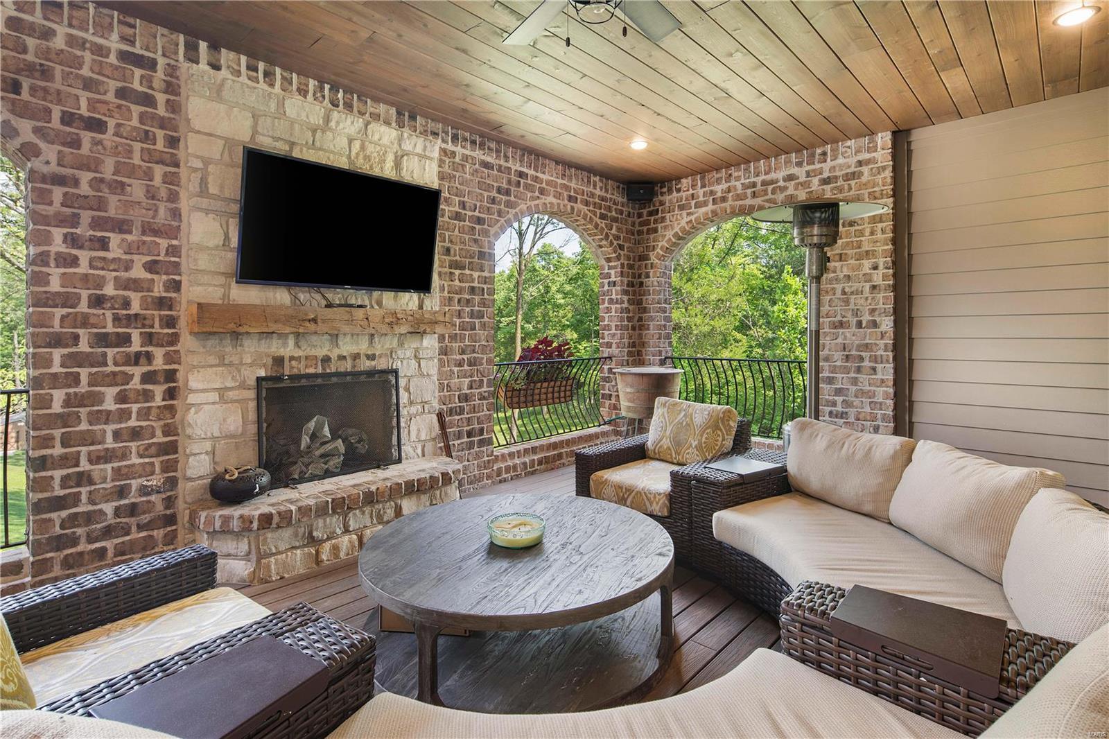 Stonehenge Manor 1 - Residential