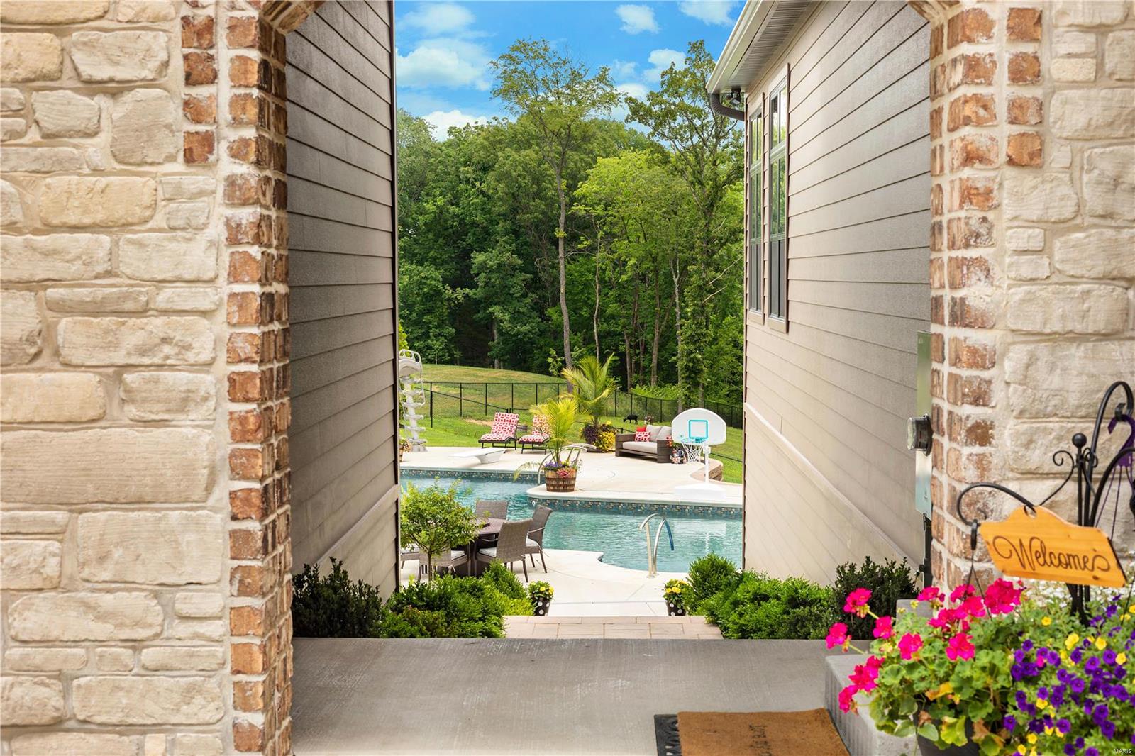 Stonehenge Manor 1 - Residential