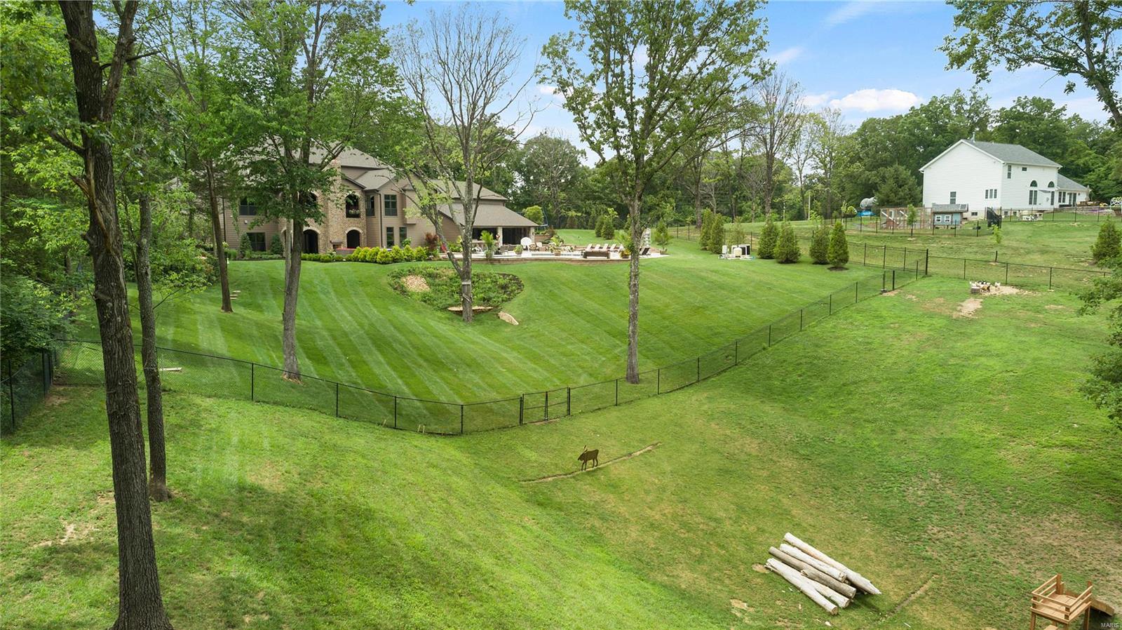 Stonehenge Manor 1 - Residential