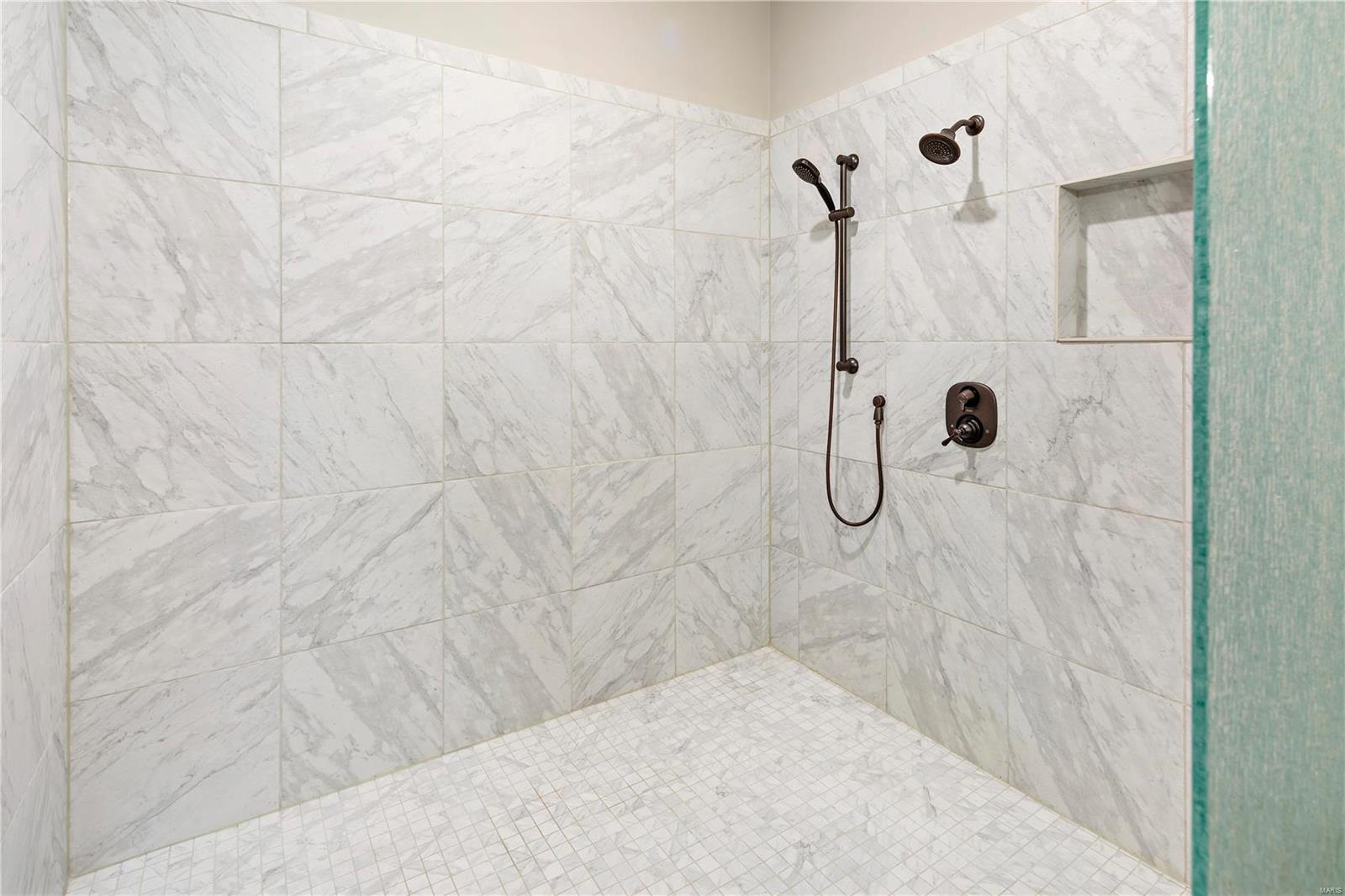 Stonehenge Manor 1 - Residential