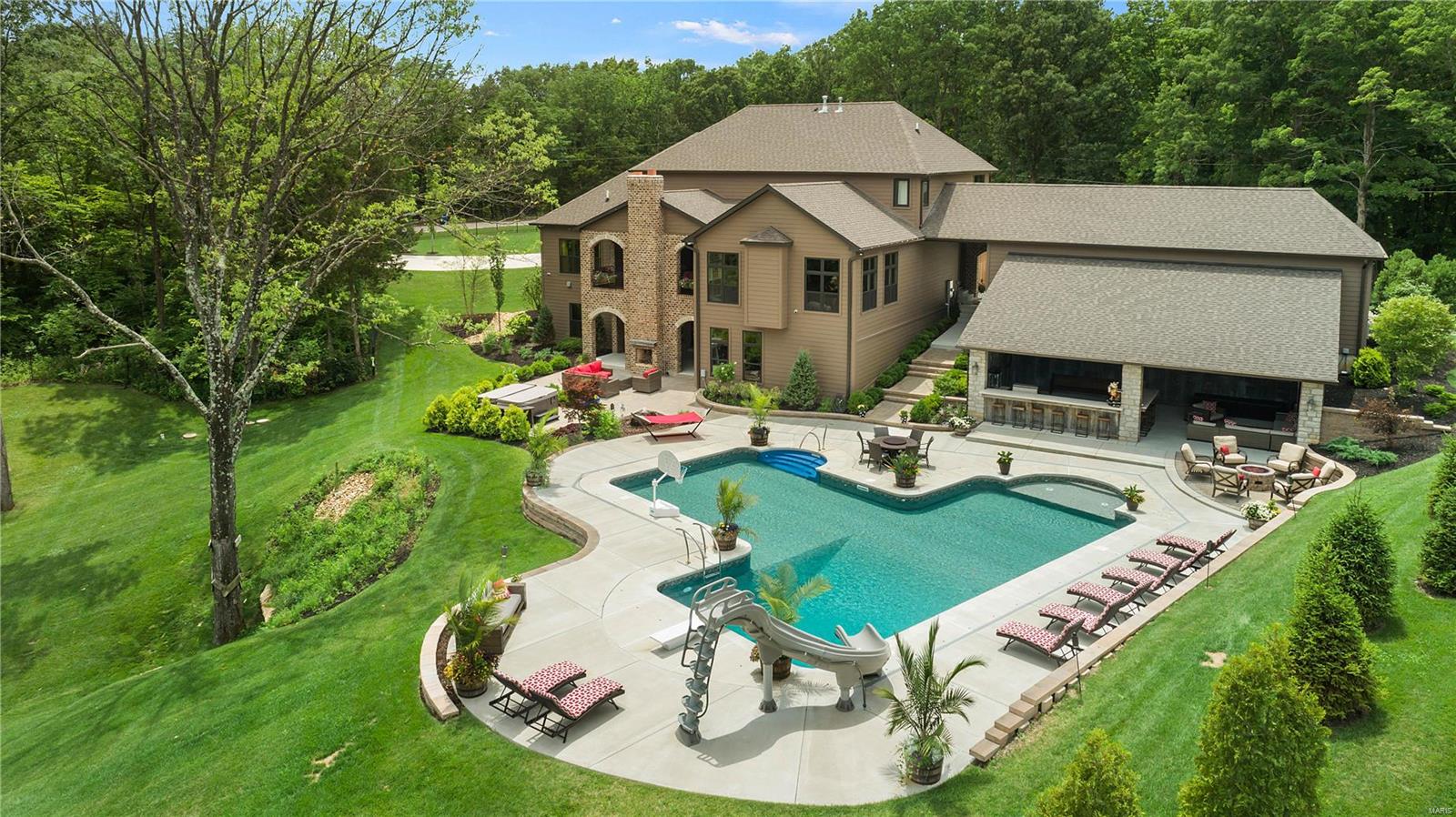 Stonehenge Manor 1 - Residential