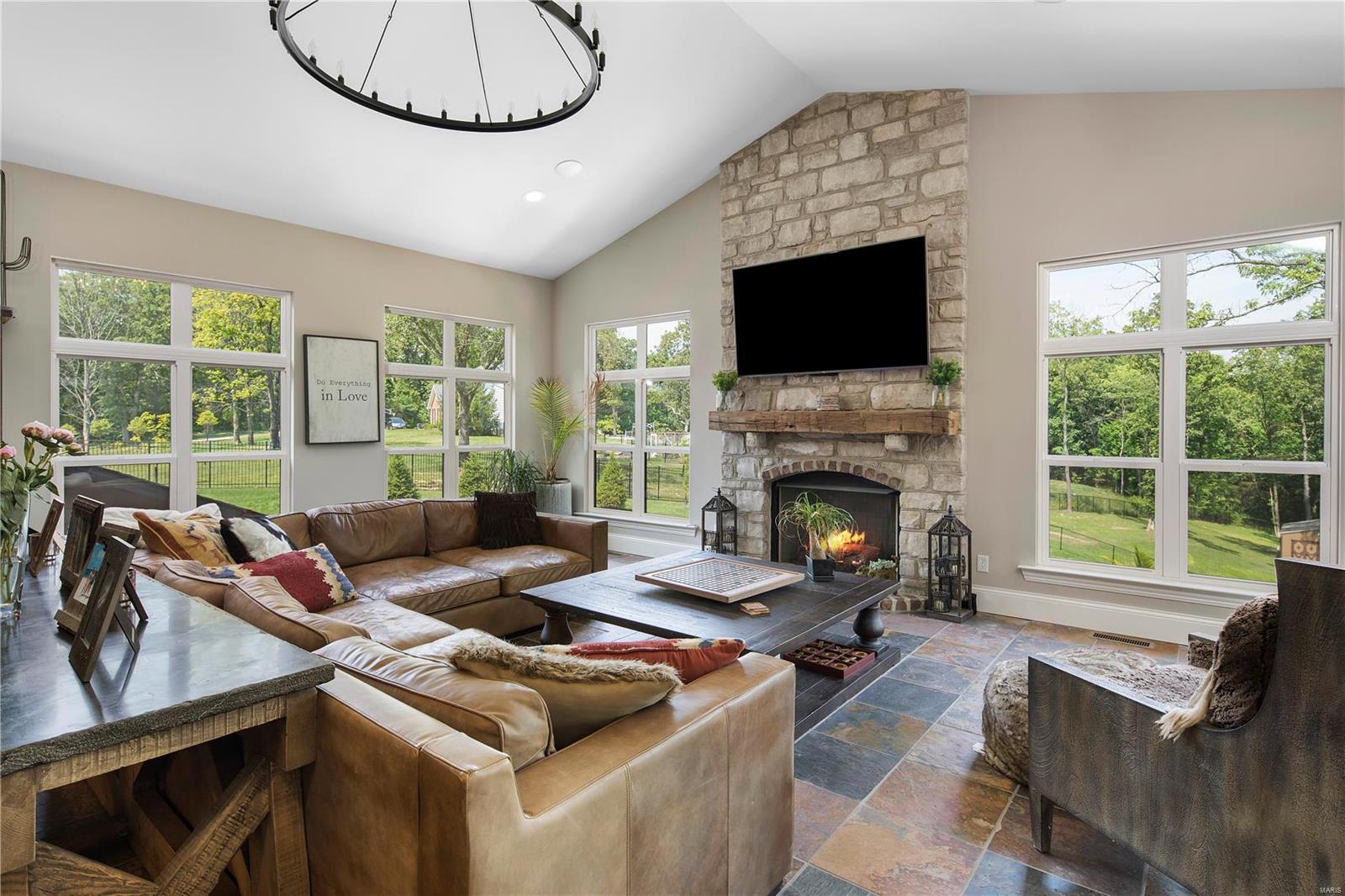 Stonehenge Manor 1 - Residential