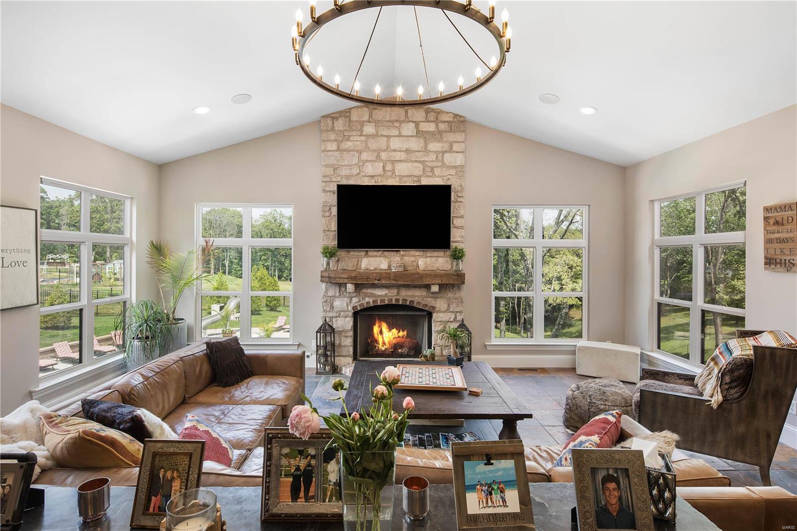 Stonehenge Manor 1 - Residential