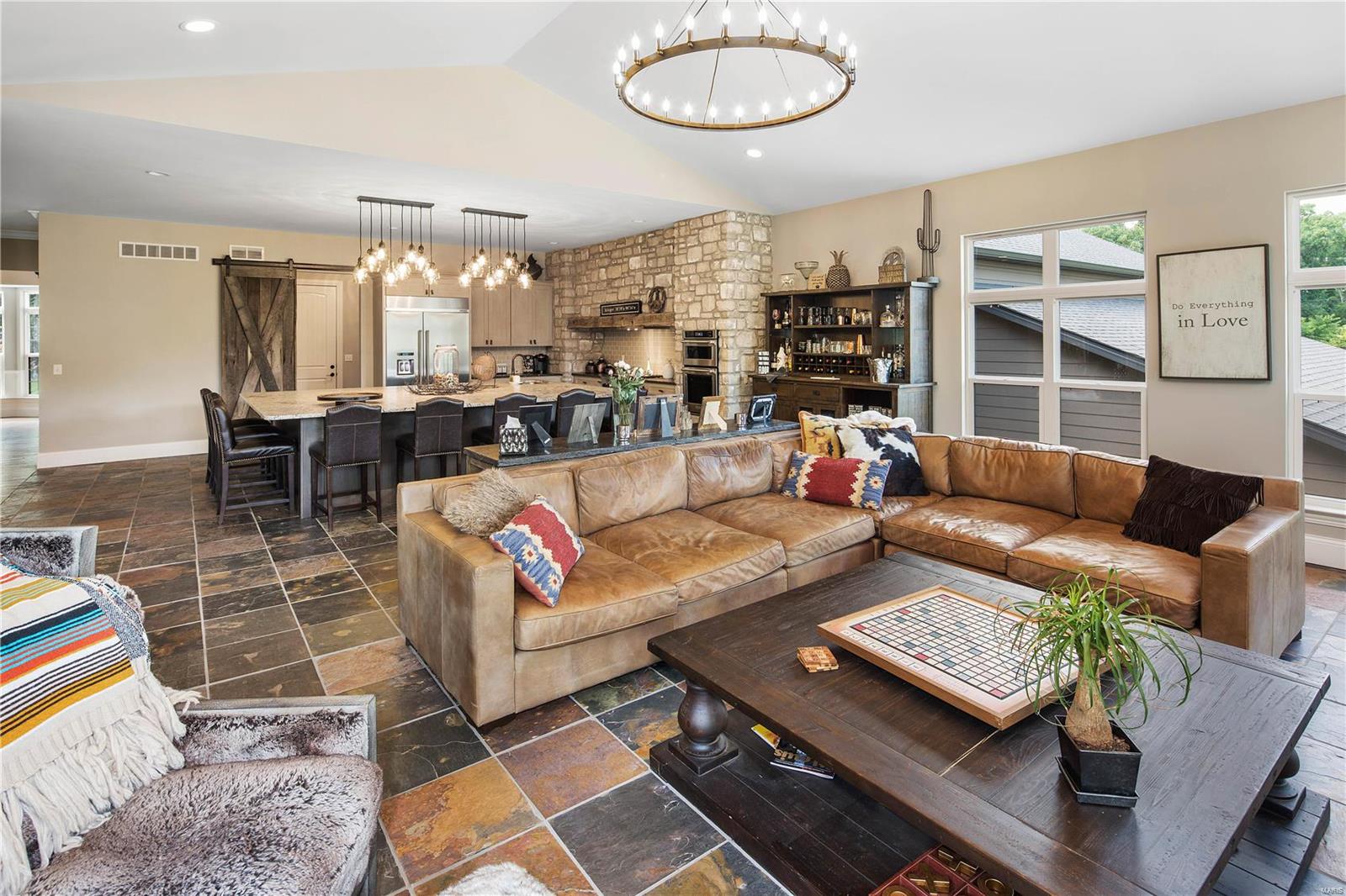 Stonehenge Manor 1 - Residential