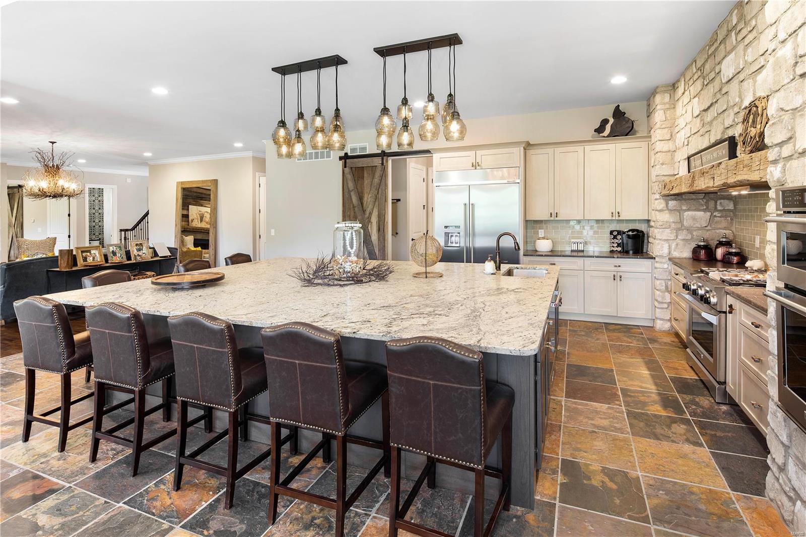 Stonehenge Manor 1 - Residential