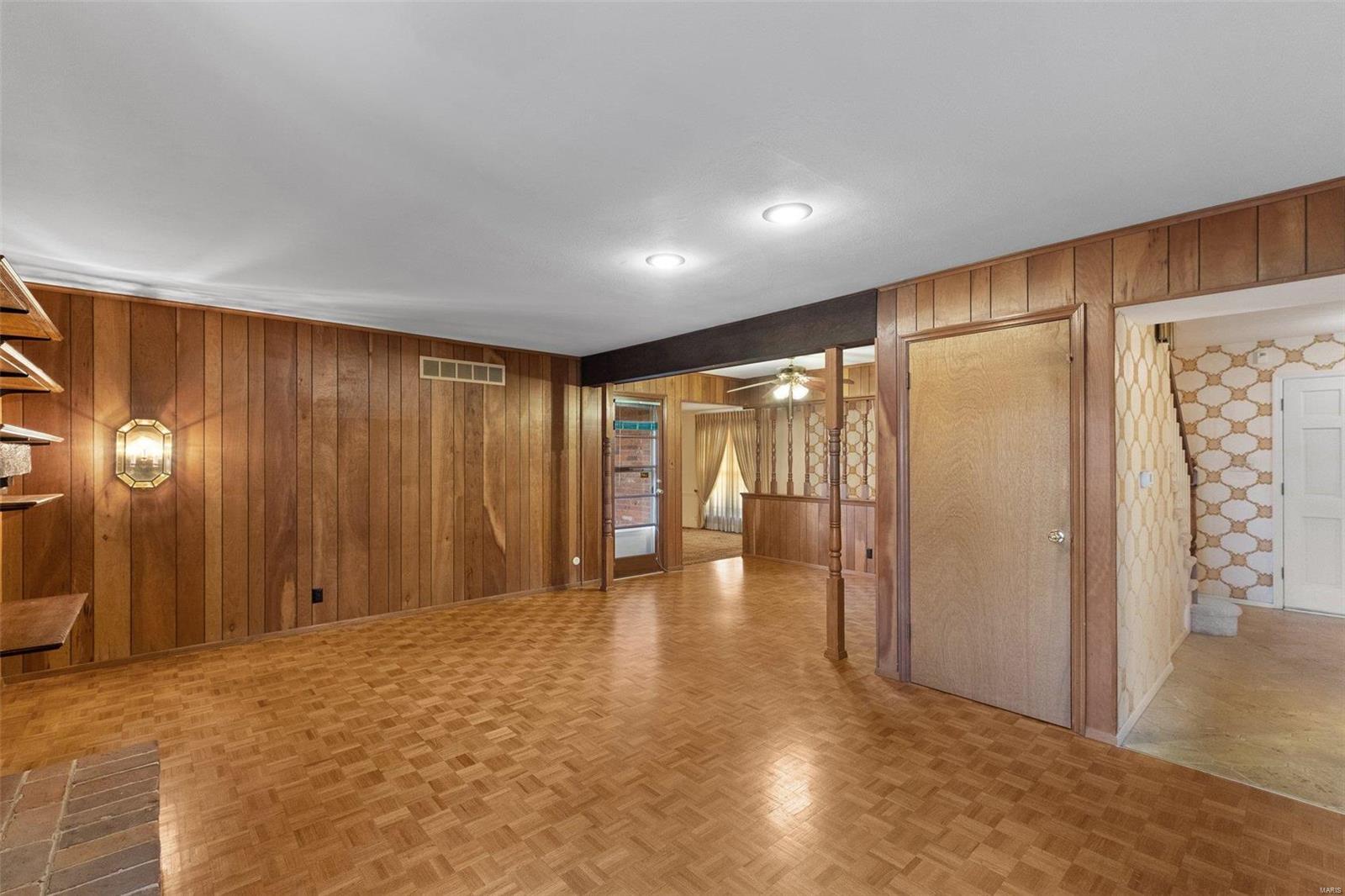 Ladue Trails Sec Of The Village Of - Residential