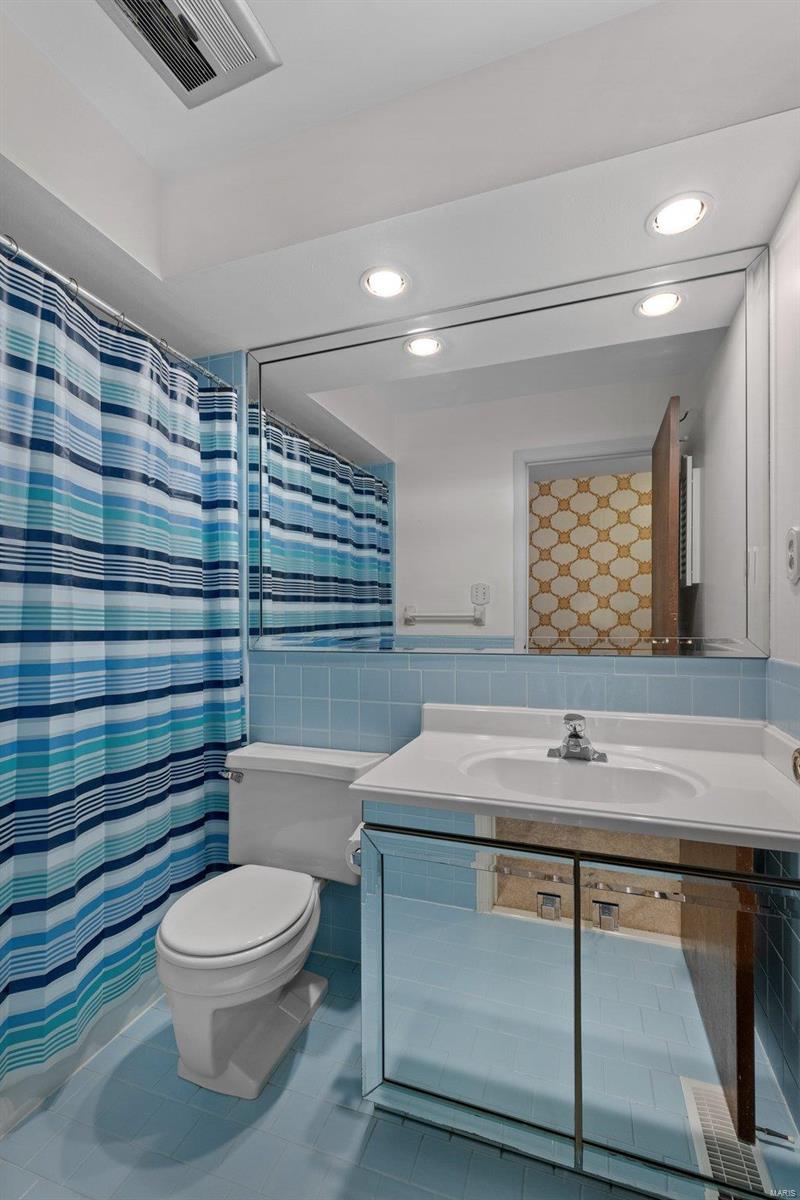 Ladue Trails Sec Of The Village Of - Residential